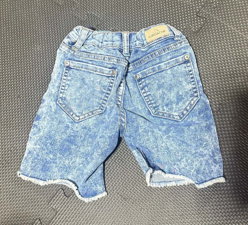 Jordache Girls Size 6 Acid Wash Rainbow Star Print Denim Shorts - Picture 2 of 4